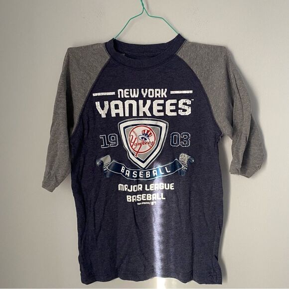 Genuine Merchandise Boys’s New York Yankees 3/4 Sleeve Crew Neck Top - Picture 1 of 3